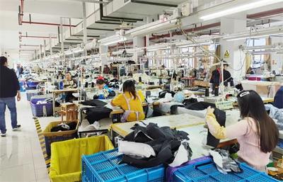 中捷用心做好每一台缝纫机今天,带大家看一下何为品质这是一家大型服装工厂整厂用得全